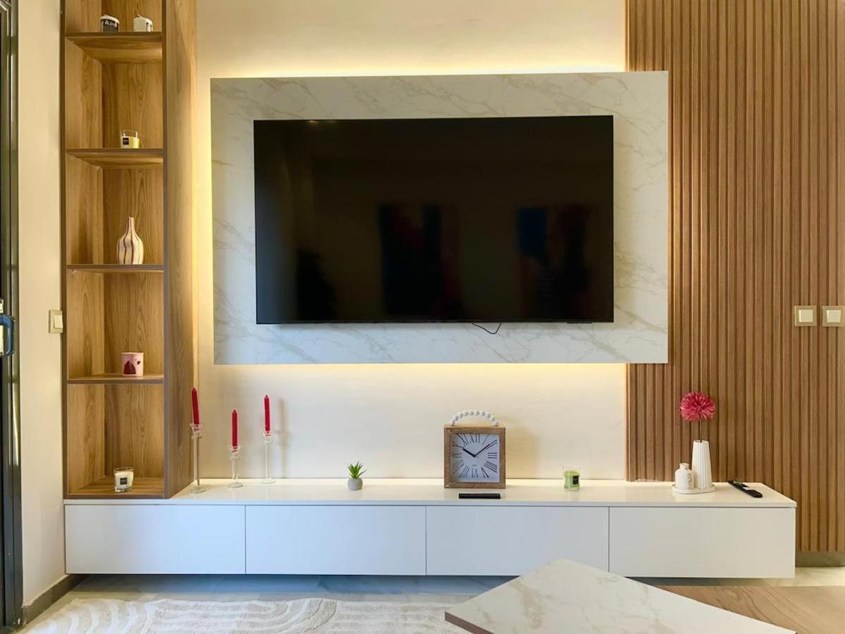 Chic & Stylish Flat - Marina & Tgv Station Apartment Tangier